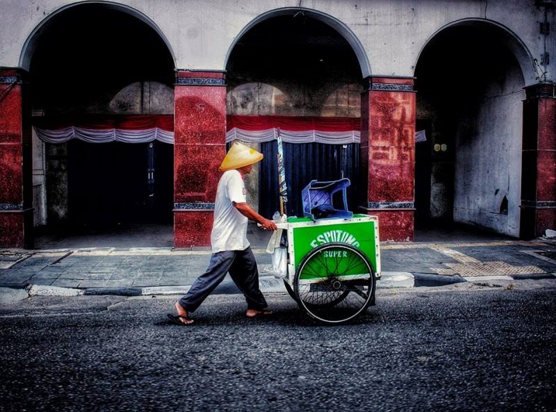 Inside people Jakarta by Dino Morri