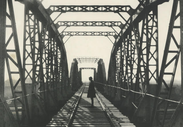 Alexander Rodchenko Bridge Original photography / Gelatin silver print / 23.7 x 17.8 cm / 1933 / © Estate of Alexander Rodchenko